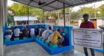 حفر بئر في (الهند) للوضوء والشرب بماطور وخزان كبير و10 صنابير